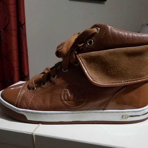 Sneakers - Picture 3 of 3